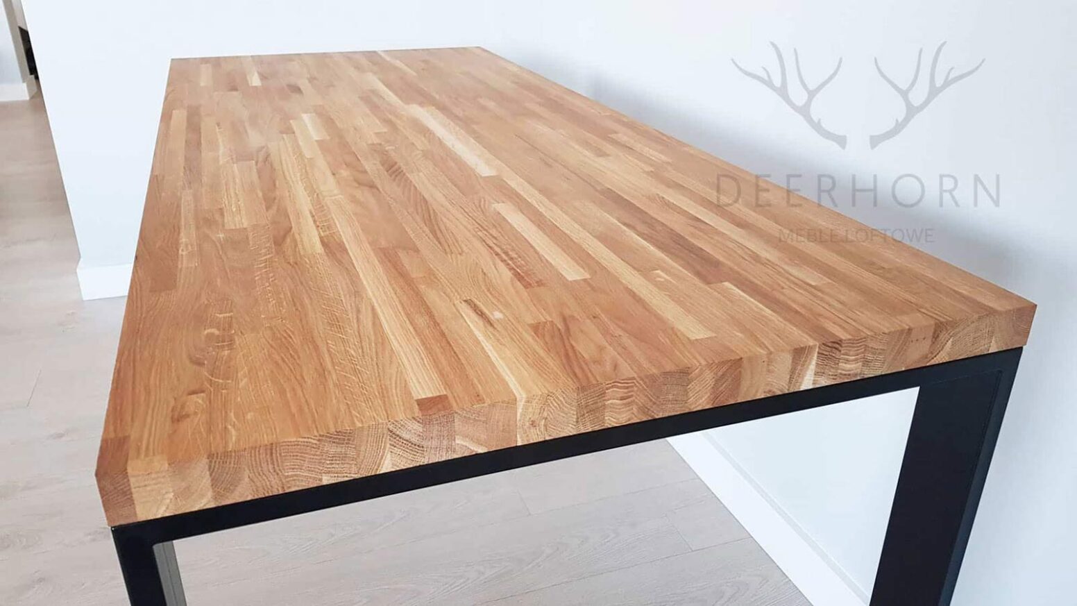 table_loft stůl v podkroví