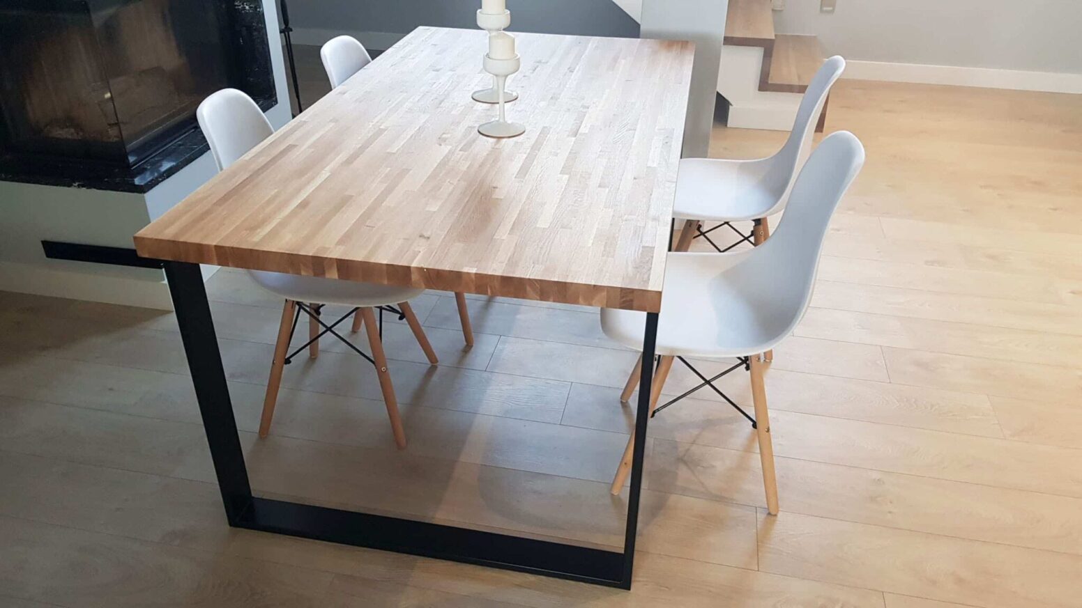 table_with_wood_top table_with_wood_top