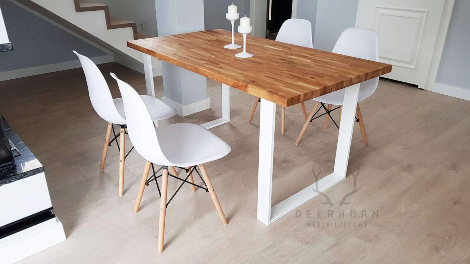 bialy_stool bílý stůl