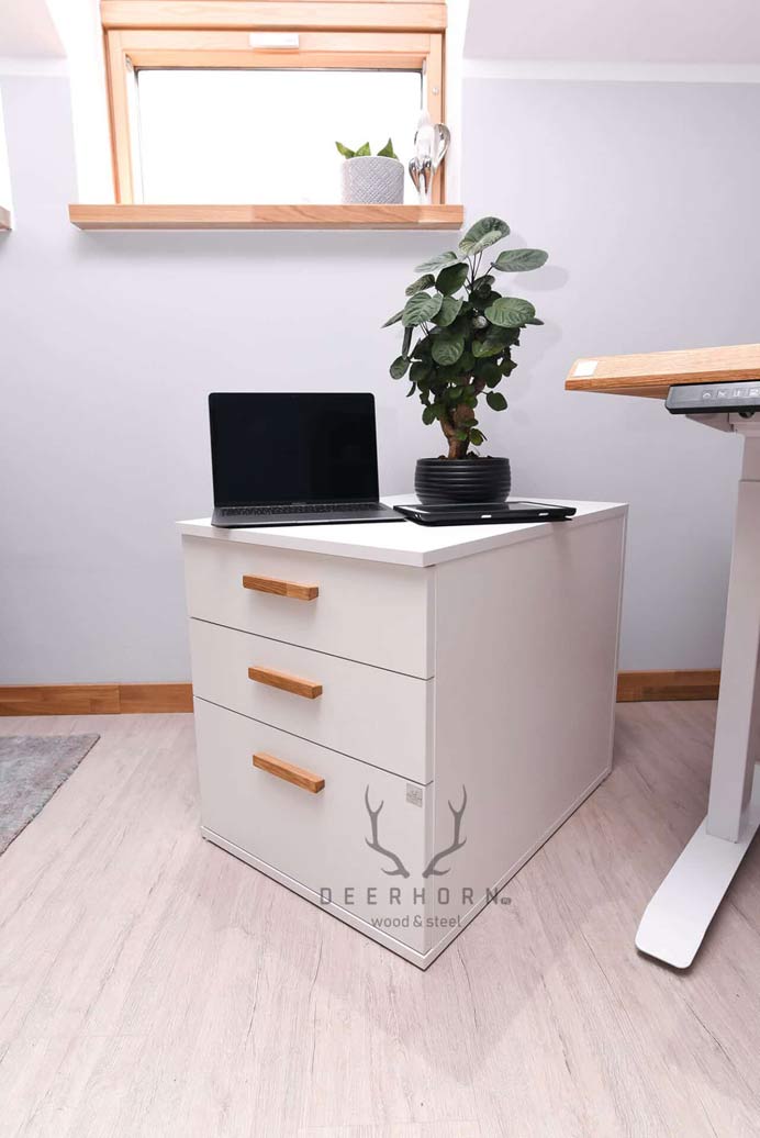 biala_office_cabinet bílá kancelářská skříň
