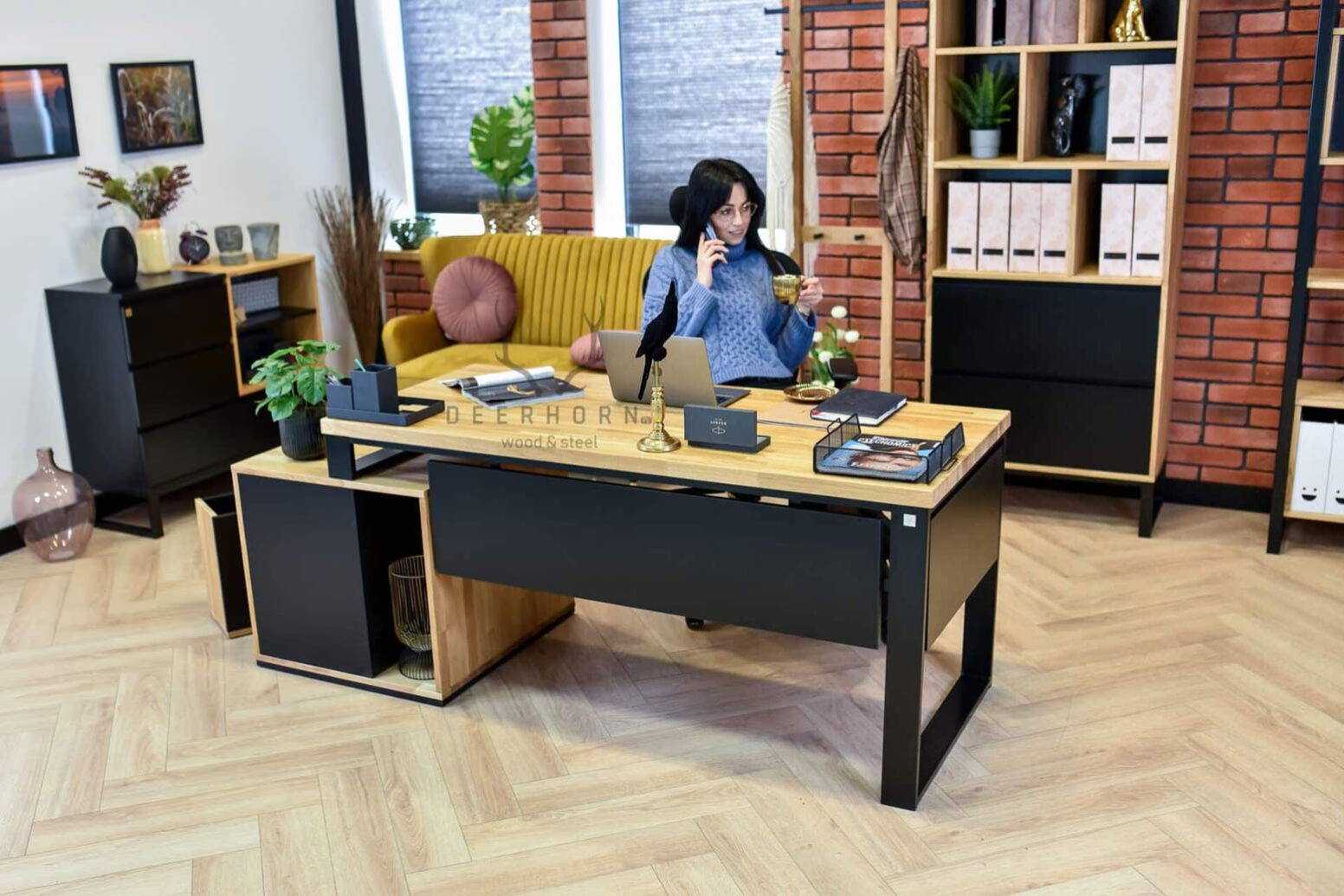 desk_loft_office_plus podkrovní kancelář plus stůl
