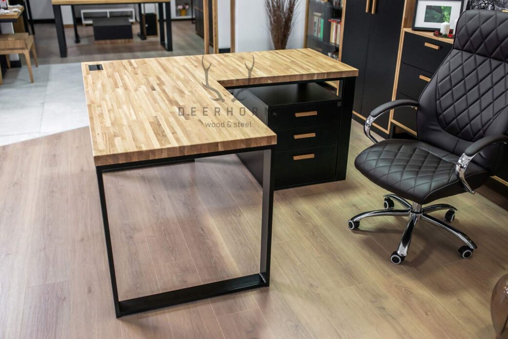 Rohový psací stůl Loft s dřevěnou deskou a podstavcem