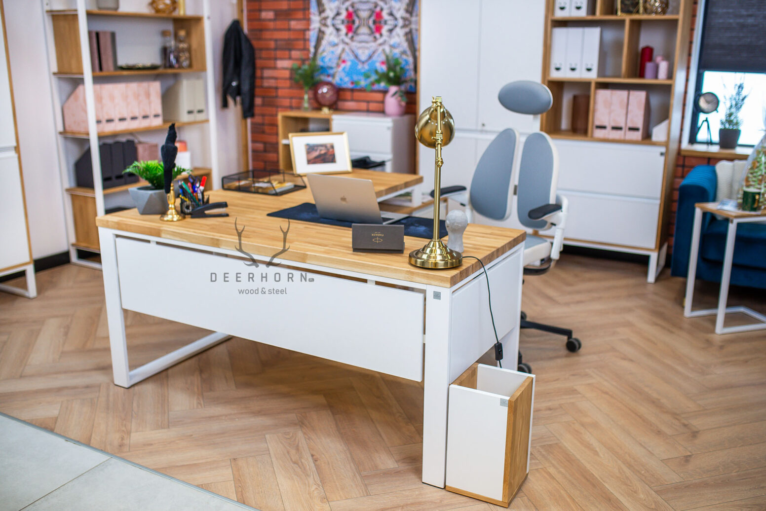 desk_from_environmental_sources bílý rohový stůl