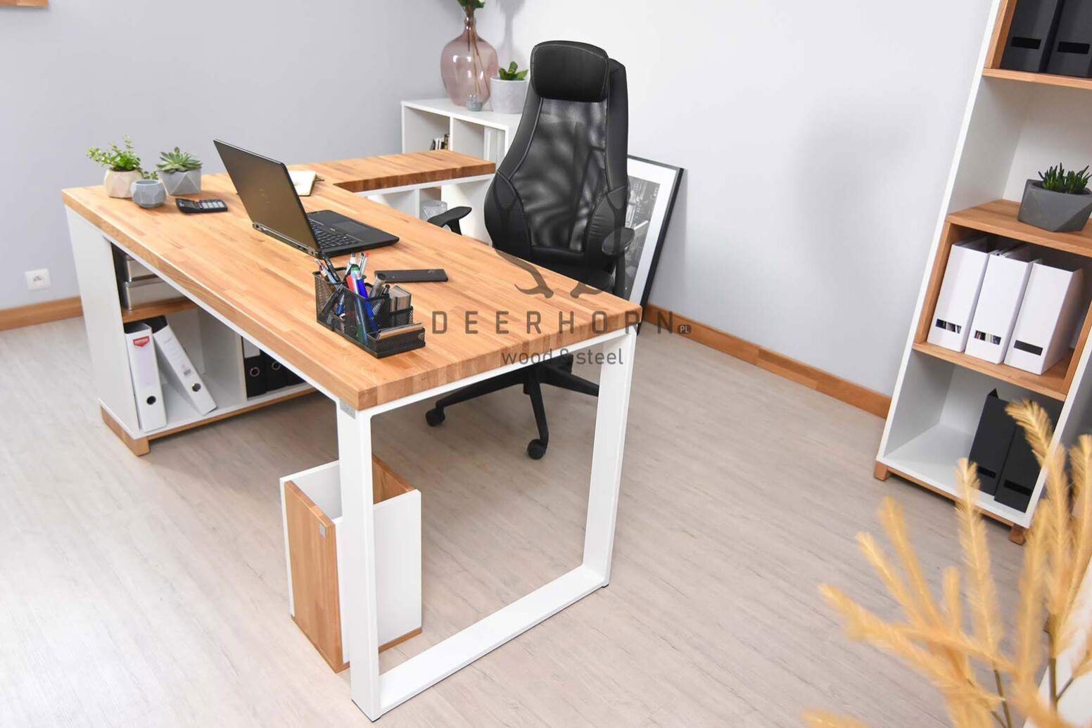 white_desk_number bílý rohový stůl