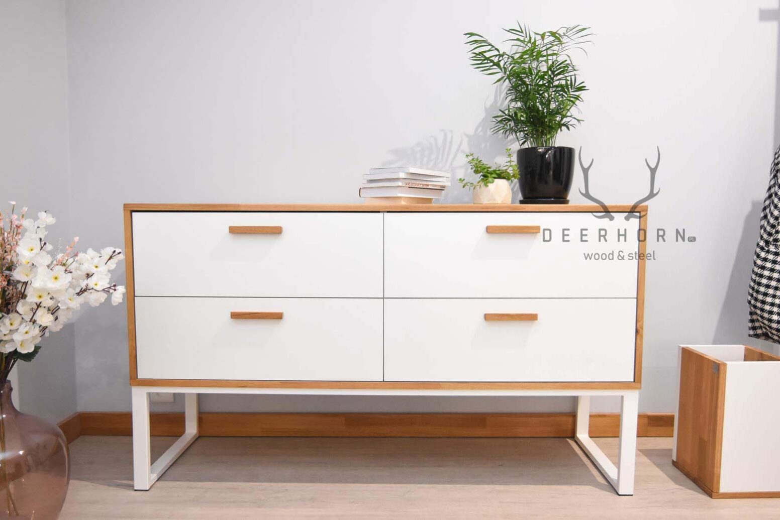 white_meat_cabinet bílý skříňový nábytek