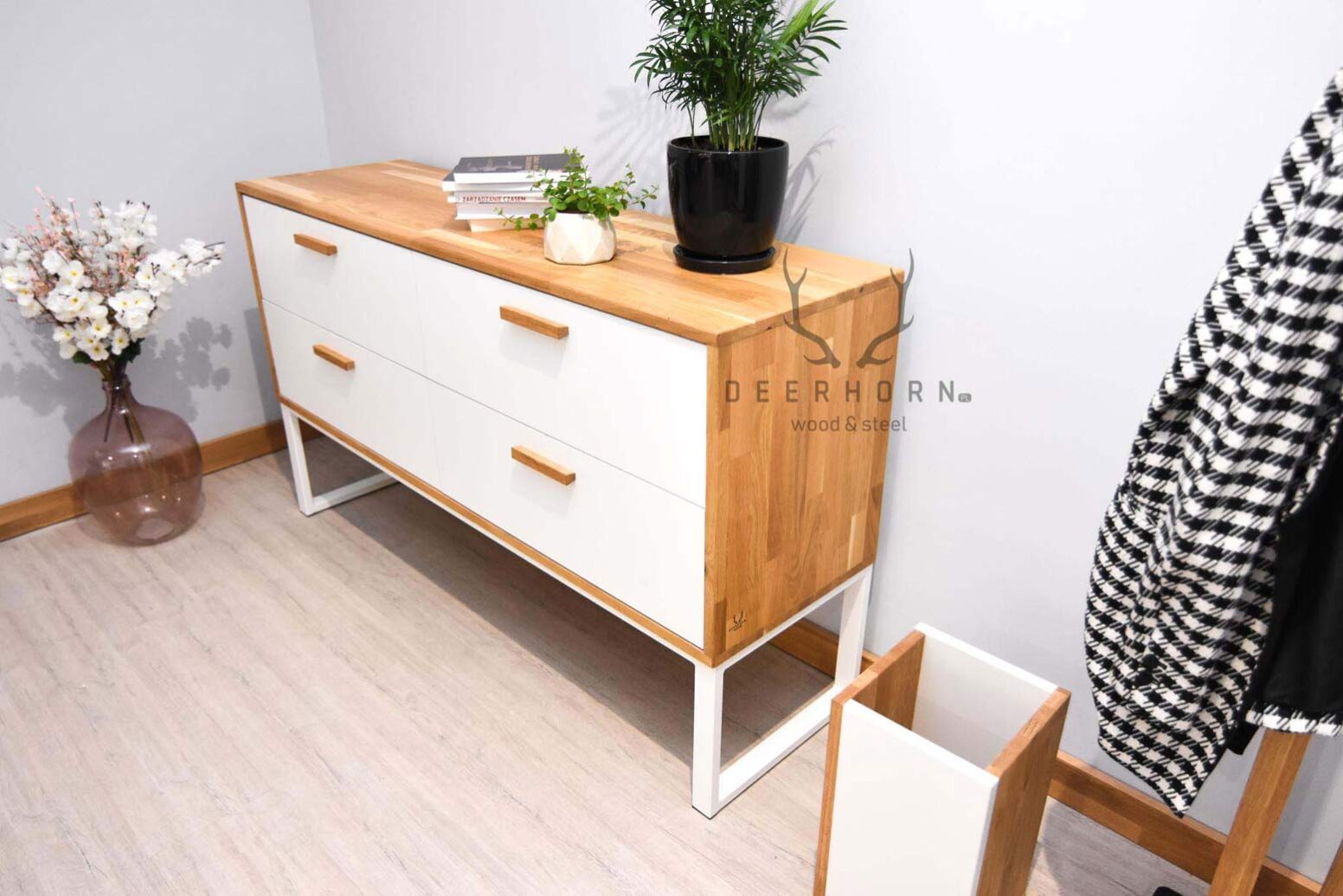 dresser_white bílá komoda do kanceláře a pracovny