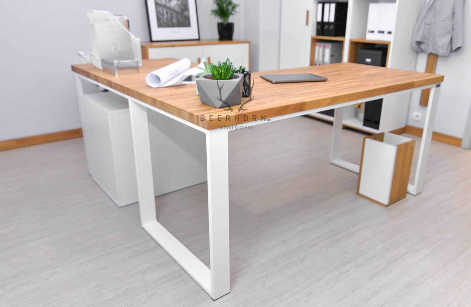 rohový psací stůl_loft rohový stůl v podkroví