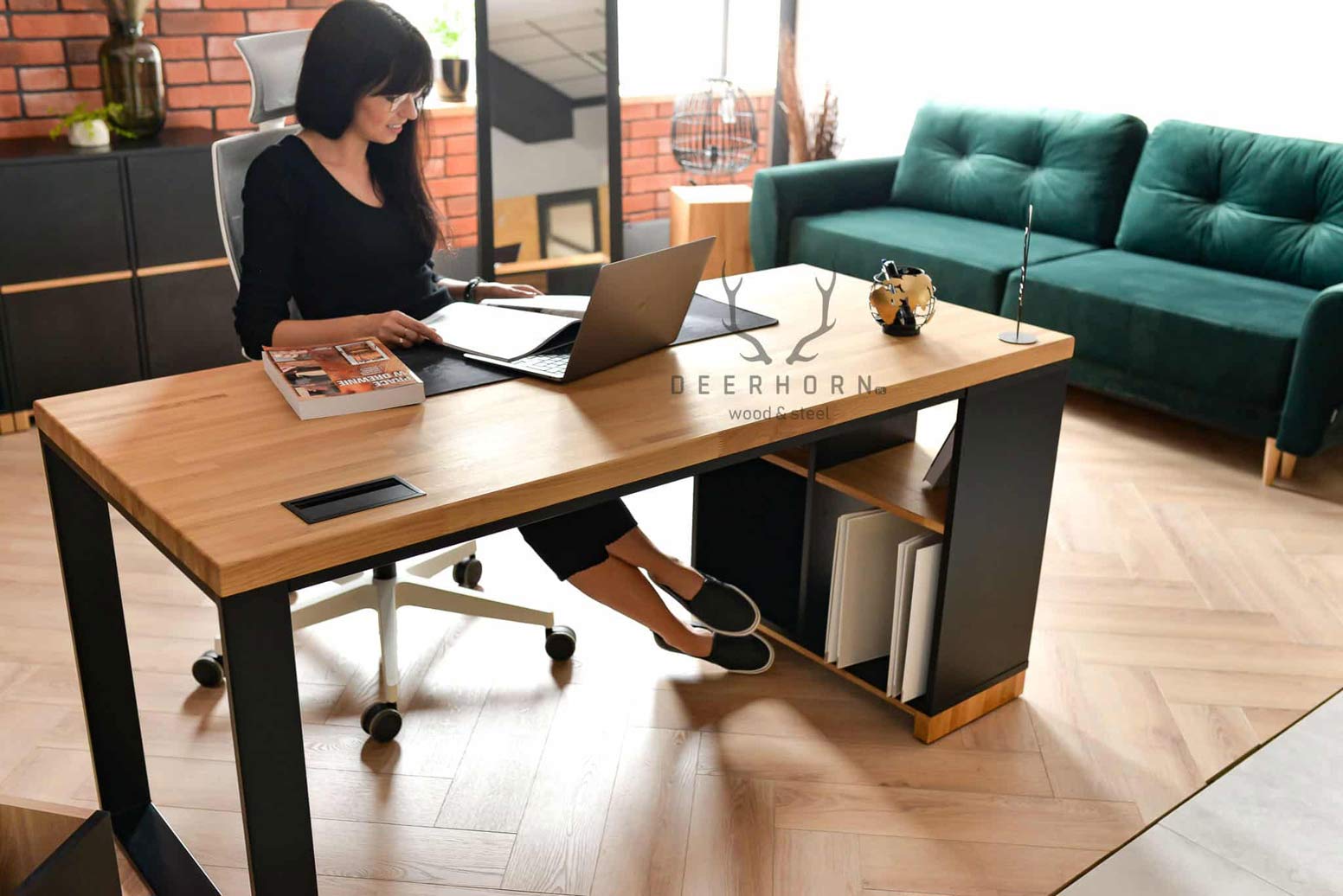 desk_loft stůl v podkroví