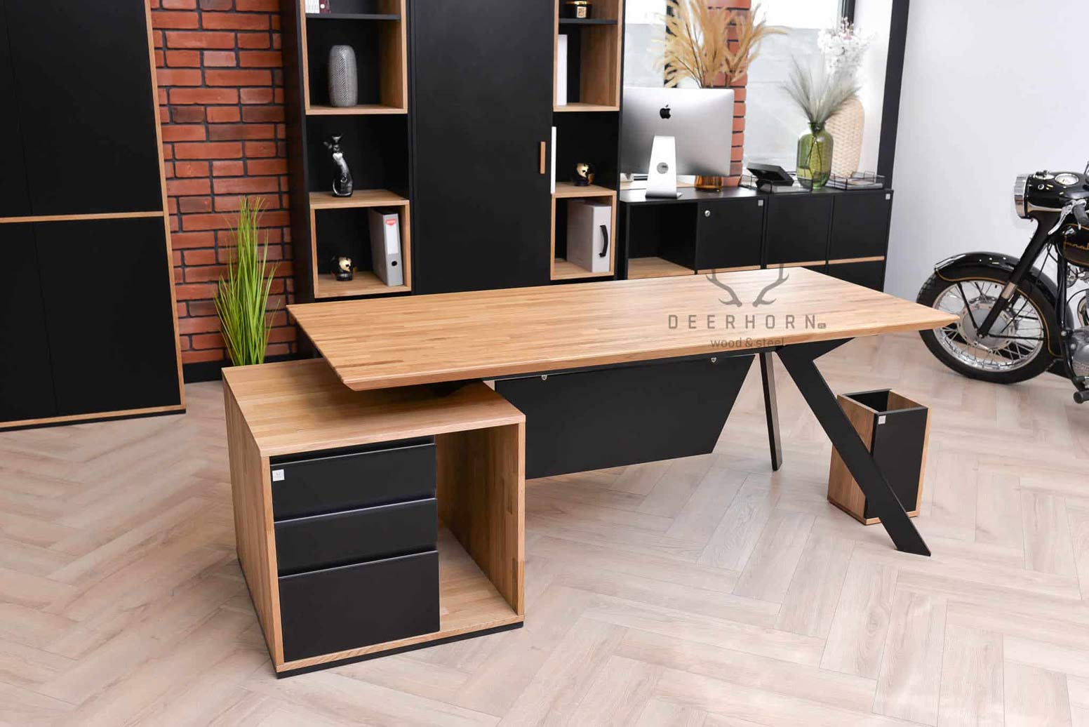 desk_industrial_to_the_office průmyslový stůl do kanceláře