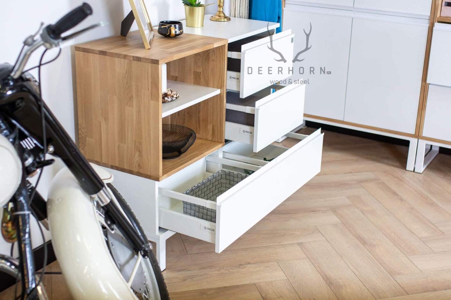 biala_cabinet_with_drawers bílá komoda