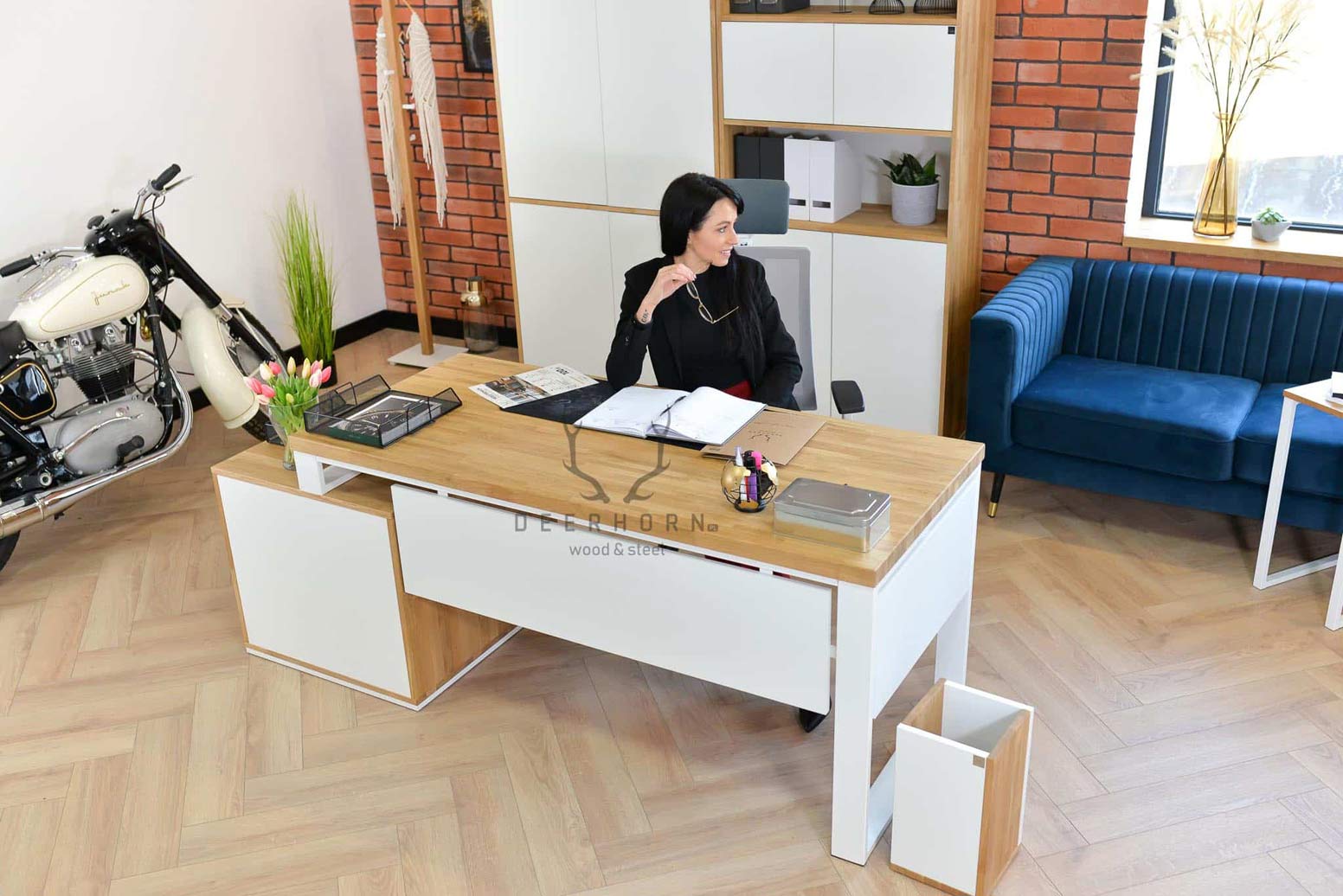 white_computer_desk bílý počítačový stůl