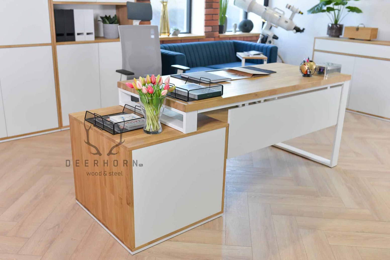 desk_white bílý stůl