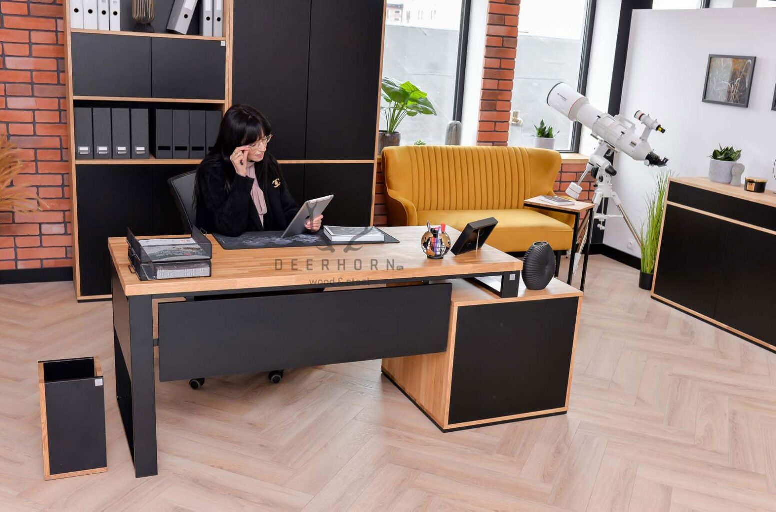 cabinet_desk skříňový stůl