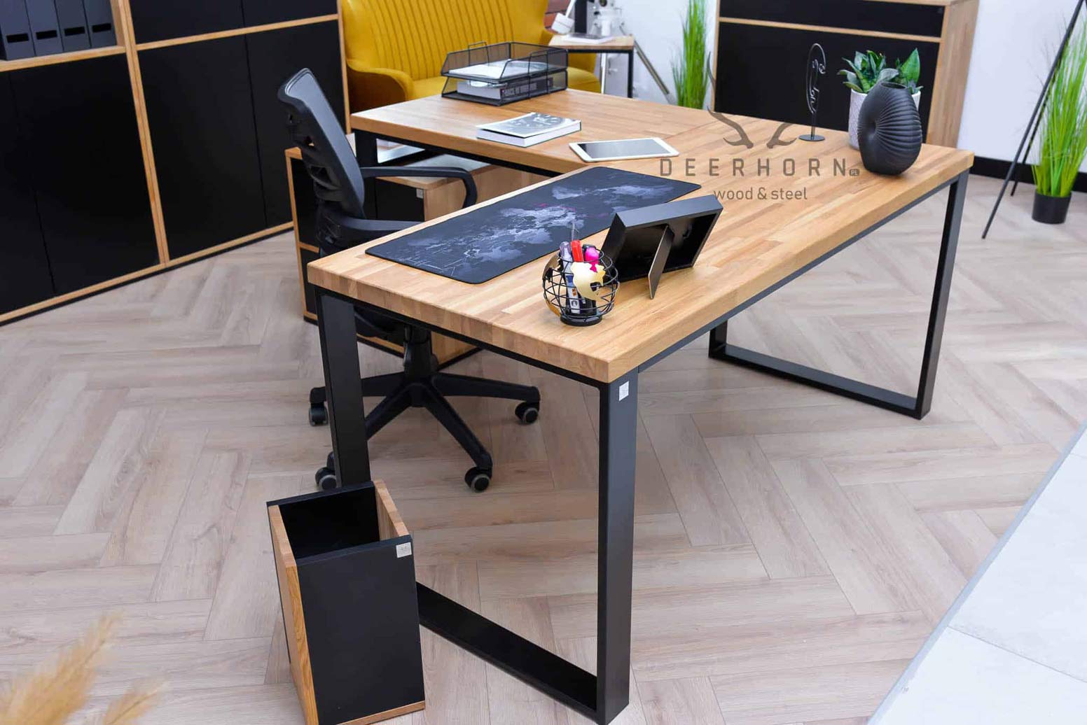 desk_overhead_industrial průmyslový rohový stůl
