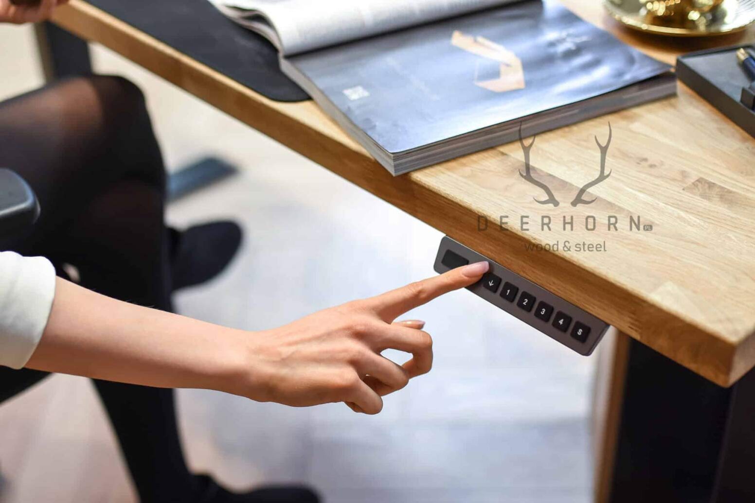 nastavitelný_desk_premium prémiový nastavitelný stůl