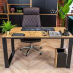 stůl s podseknutou deskou