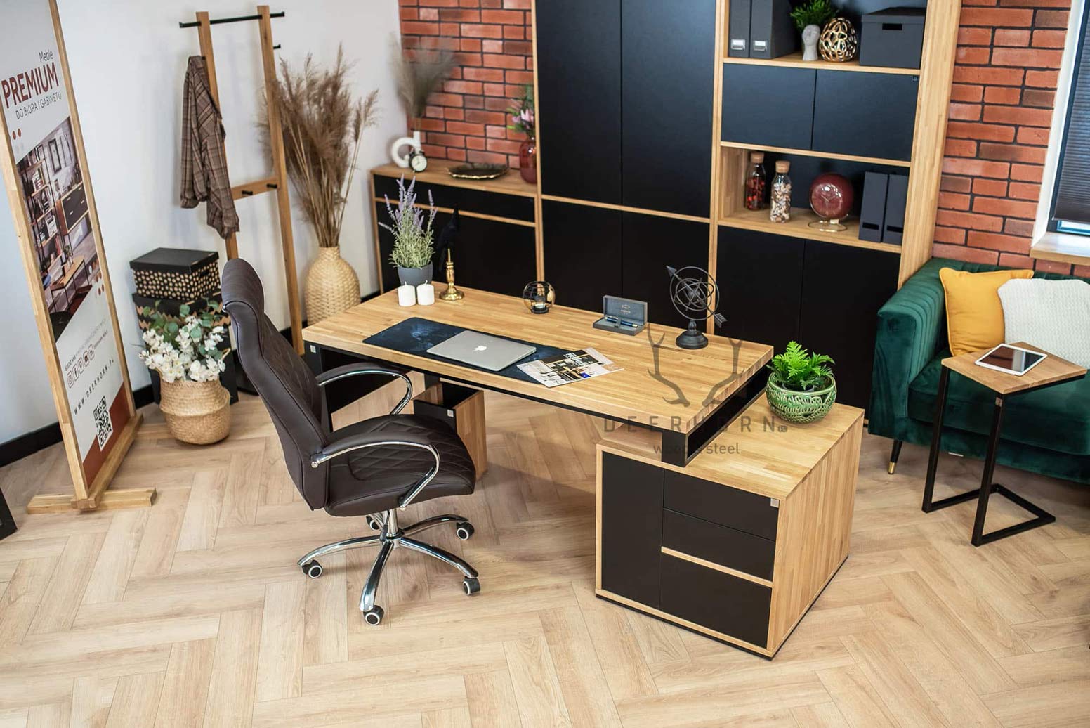 loft_desk stůl v podkroví