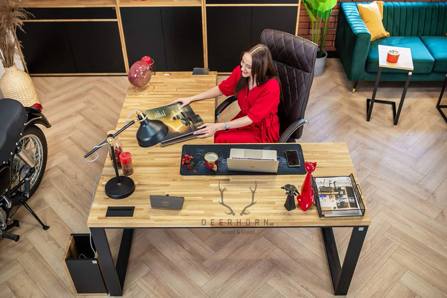 desk_for_women kancelář pro ženu