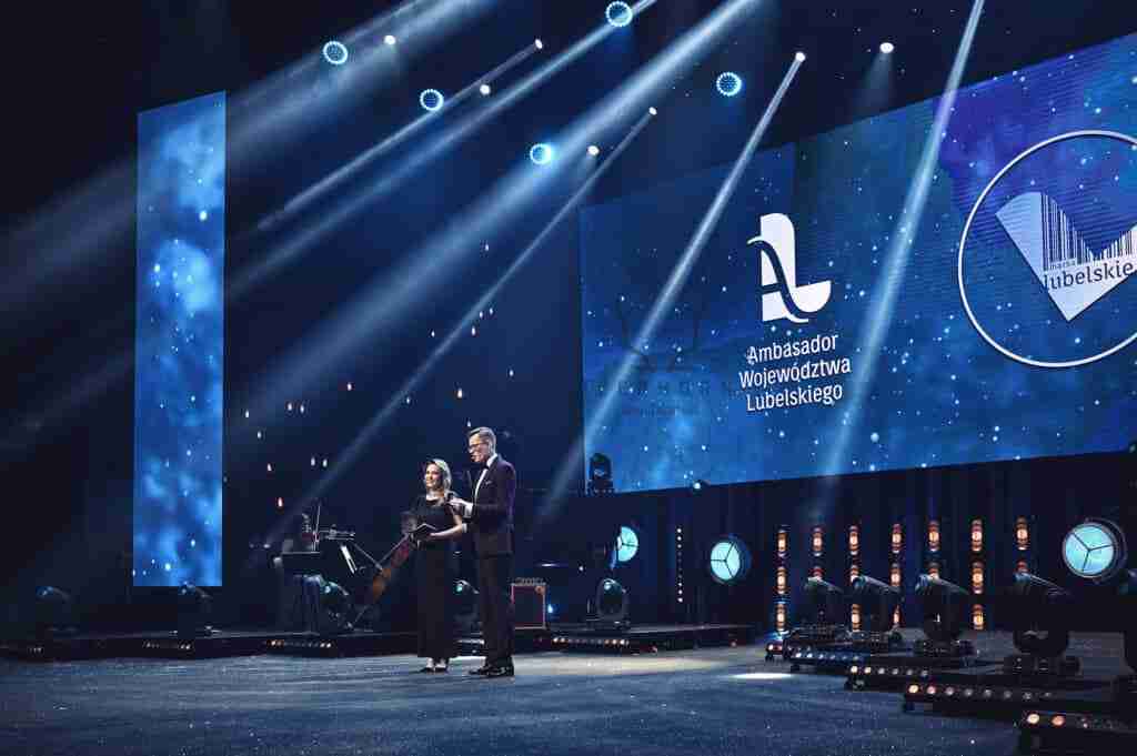 Slavnostní večer značky Deerhorn z Lubelska – nábytek
