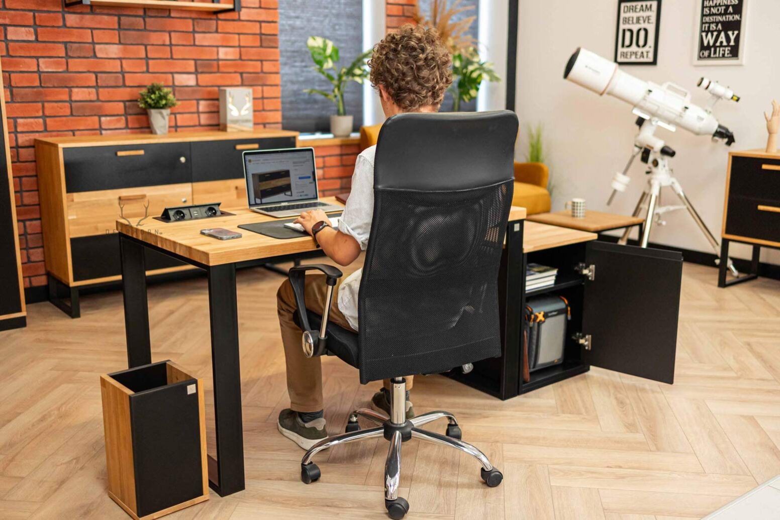 stůl z masivního dřeva pro studenty stůl pro notebook