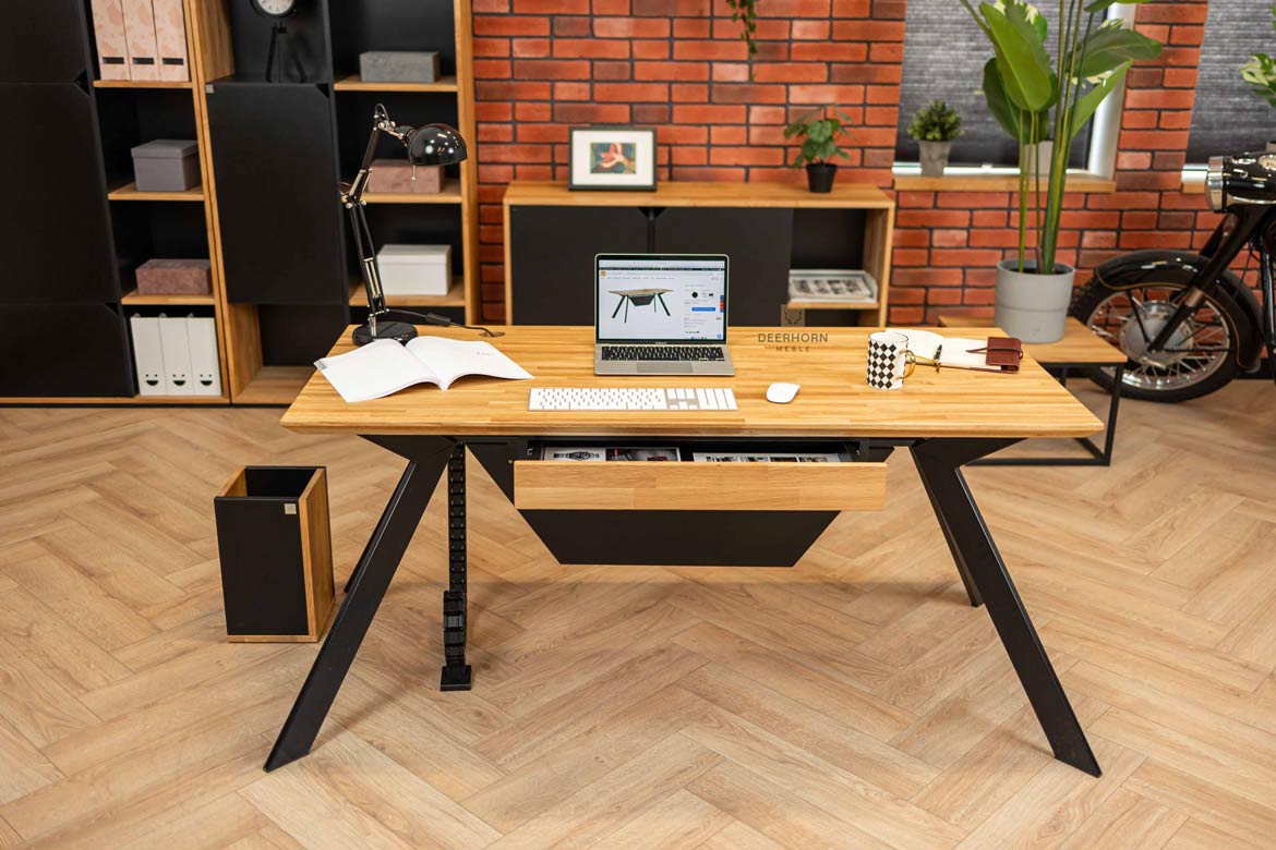 stůl-černý-kov masivní stůl se silnou deskou