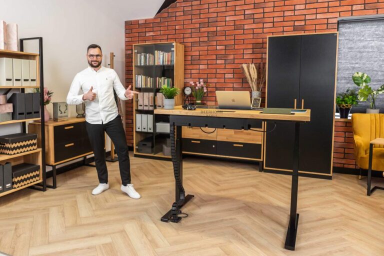 Nastavitelný stůl Deerhorn doporučený Rafalem Pikul