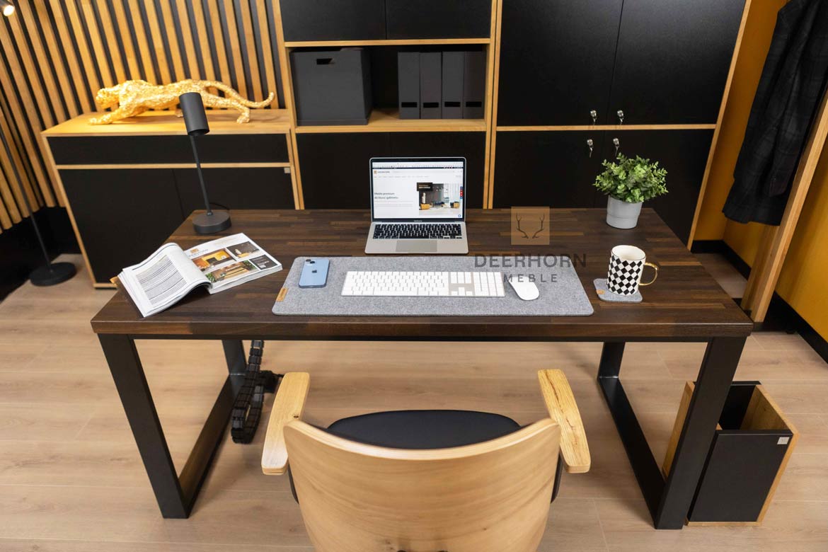 stoly do kanceláře-černá kancelářské stoly černé s hnědou deskou