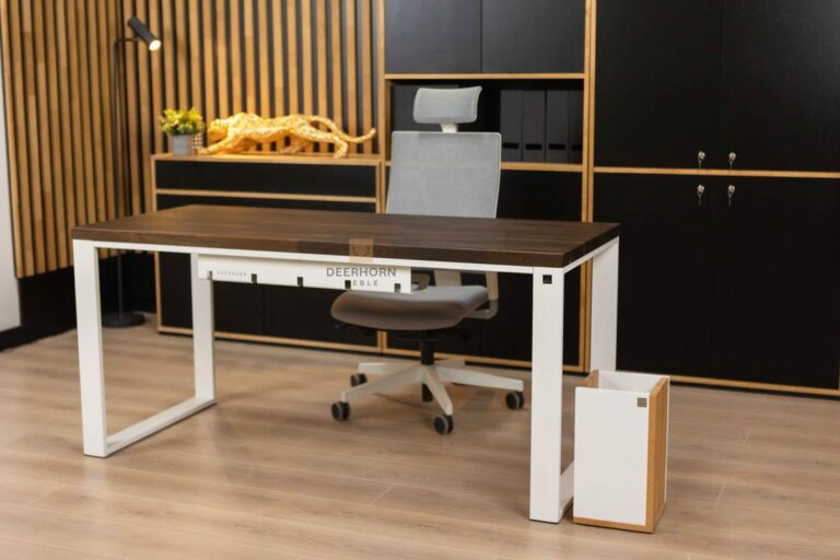 Půdní psací stůl bílý s hnědou deskou