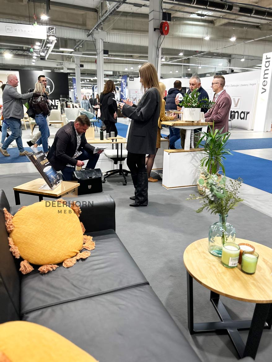 Prezentace kancelářského nábytku Deerhorn na Warsaw Expo