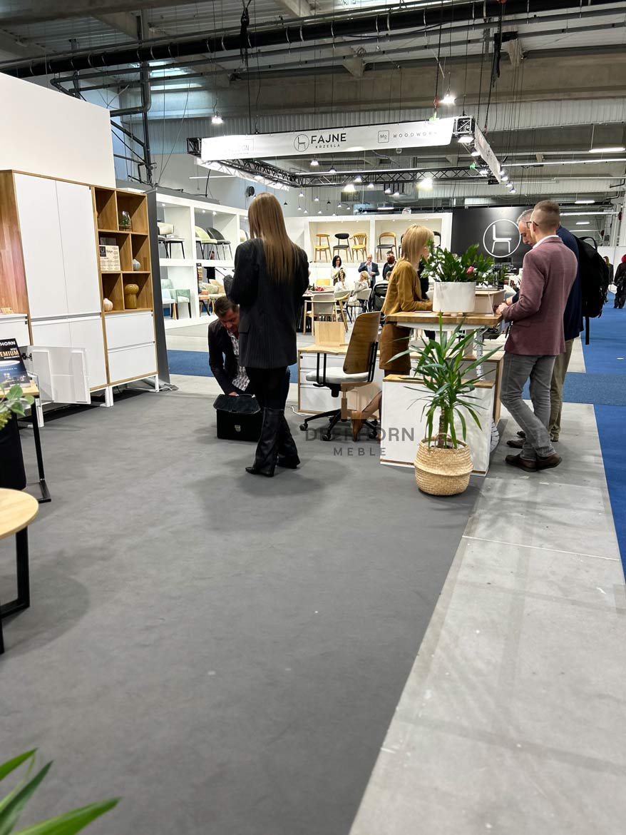 Bílý nábytek Deerhorn na výstavě Ptak Expo ve Varšavě