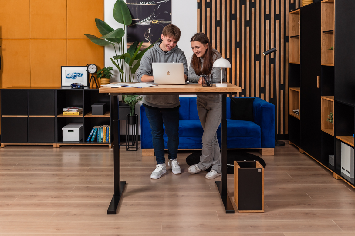 biurko-do-kreatywnej-pracy-studentow biurko do kreatywnej pracy studentów