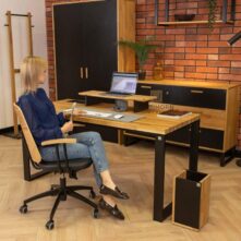 moderní kancelářský stůl s průmyslovým designem