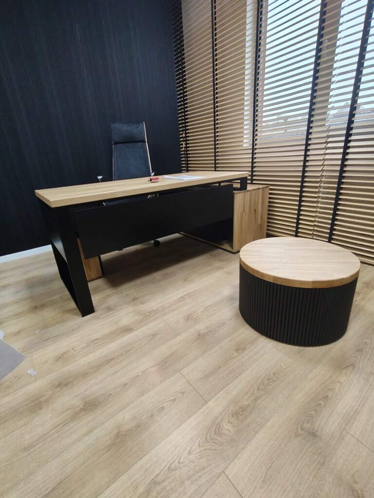 Realizace kanceláře probíhá – a již nyní ohromuje svou elegancí!