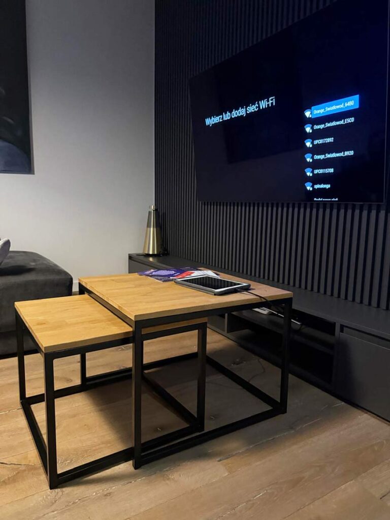 Praktické a elegantní konferenční stolky – ideální do obývacího pokoje!
