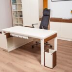 Kancelářský stůl Prestige - světlý s dřevěnou deskou