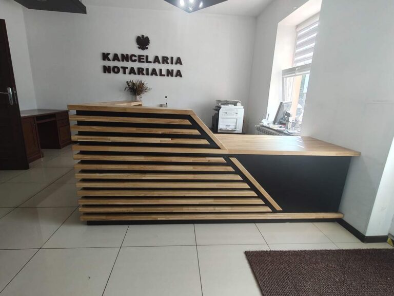 Moderní nábytek pro advokátní kancelář v Turku