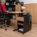 ergonomický stůl pro práci s počítačem vsedě/stoje