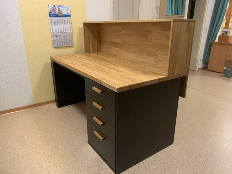 Malá recepce pro fyzioterapeutickou ordinaci v Bockau (Německo)
