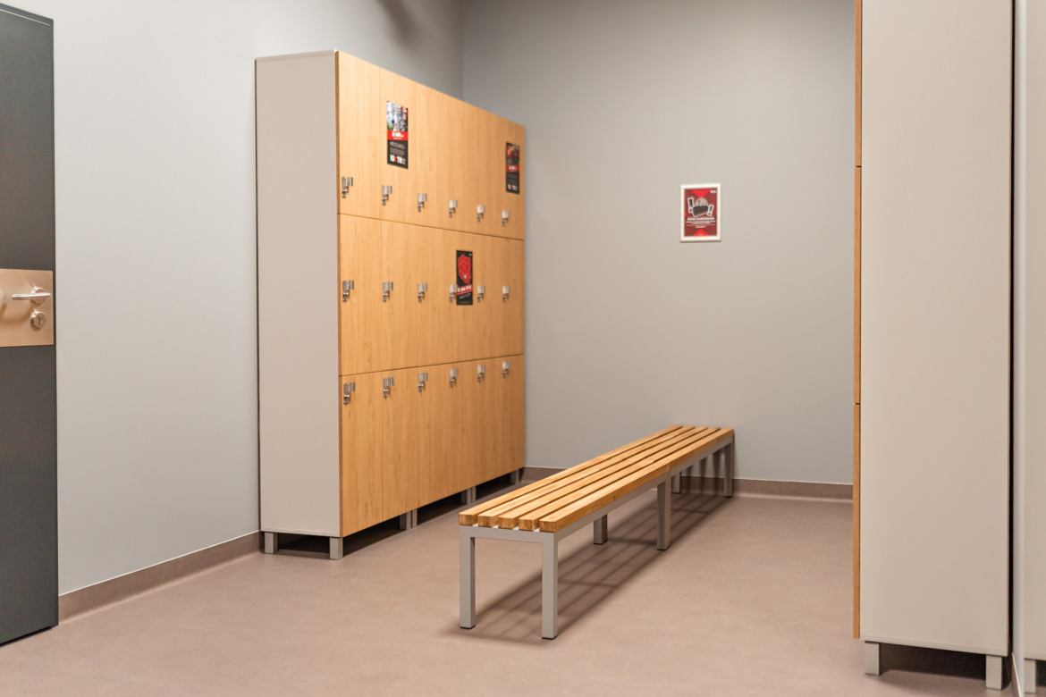 nábytek do šaten fitness klubů a tělocvičen