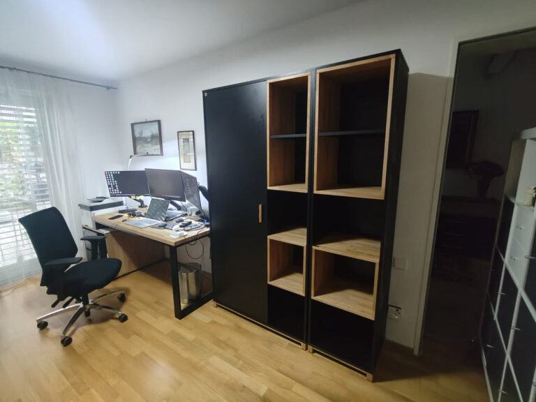 sada nábytku pro IT specialisty