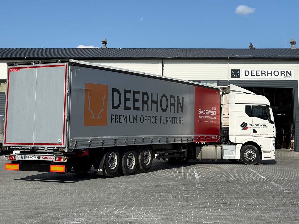 kamion Deerhorn – dodávka smontovaného nábytku v Polsku a Evropě