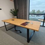 konferenční stůl v moderním designu