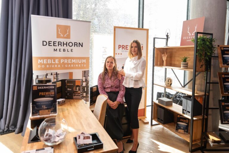 Prezentace nábytku Deerhorn během odborného setkání ve Varšavě